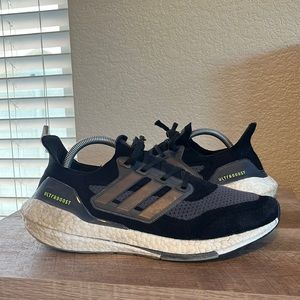 Adidas Ultraboost 21 black sz 9